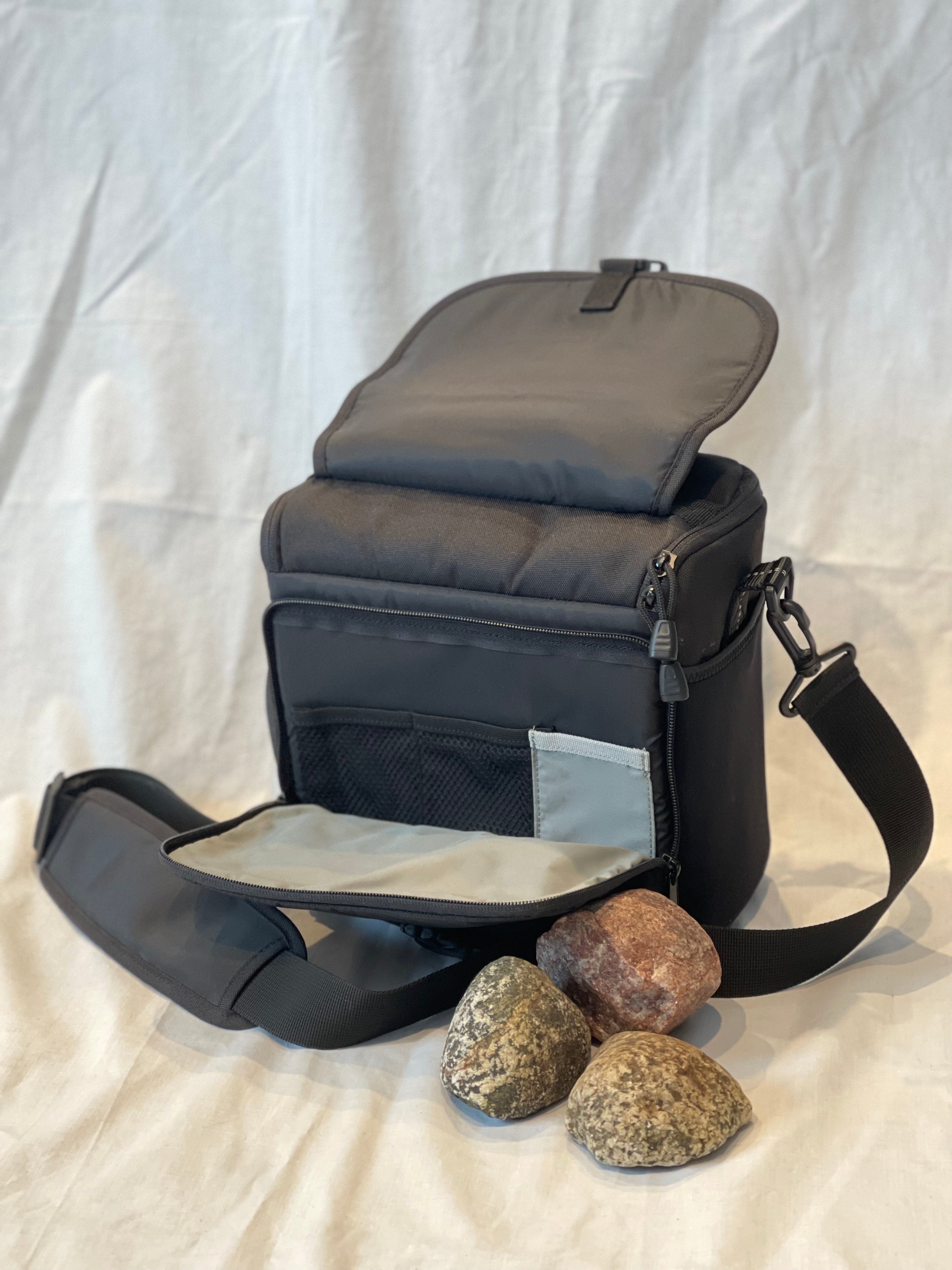 Lowepro Rezo 170 AW Black